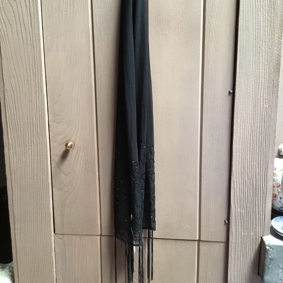 Beautiful beaded scarf- perfect evening wear - Picture 3 of 3
